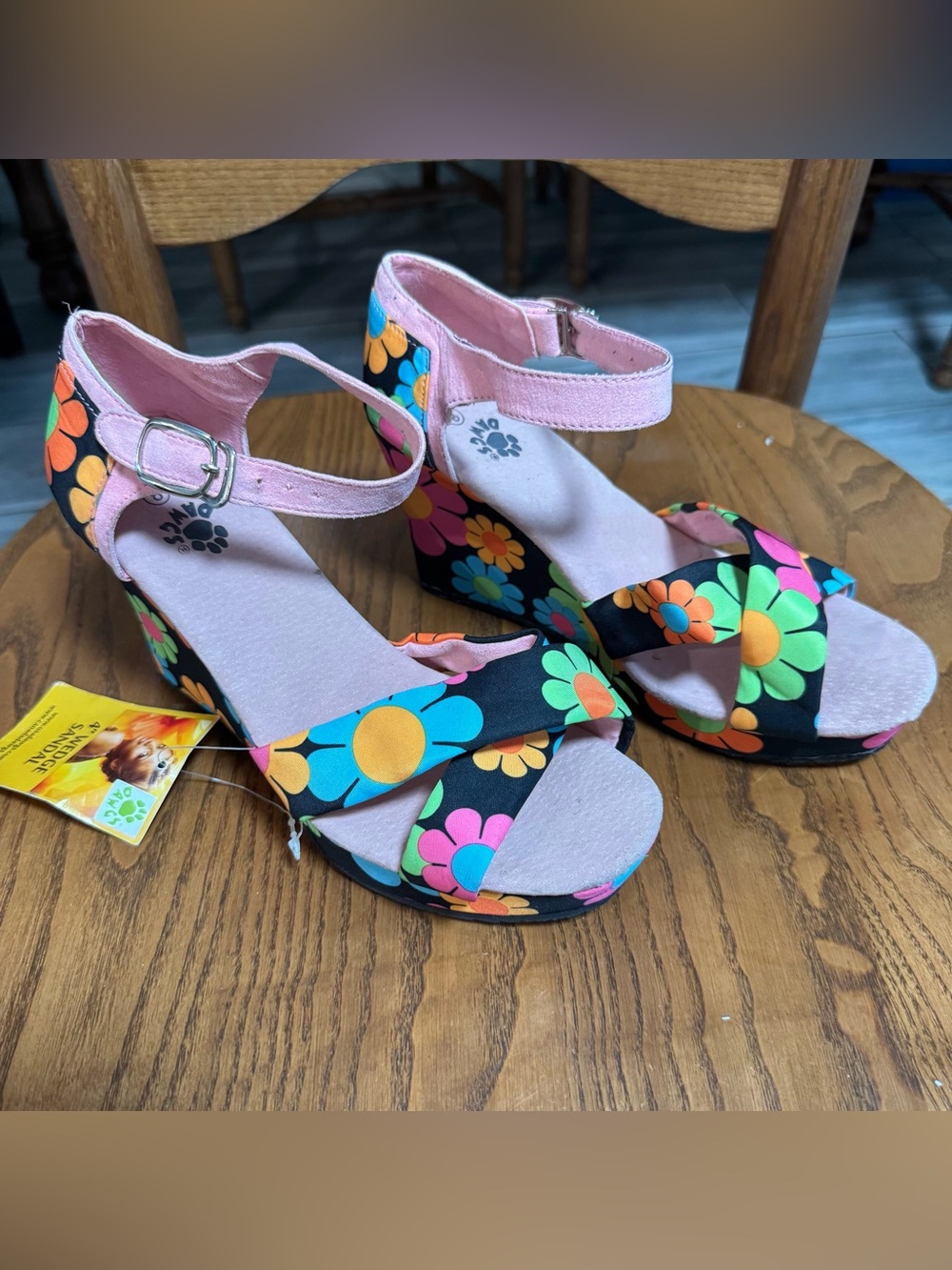 Women’s Dawgs 4” Wedge Heel Sandals Colorful 70’s Style Sz 8